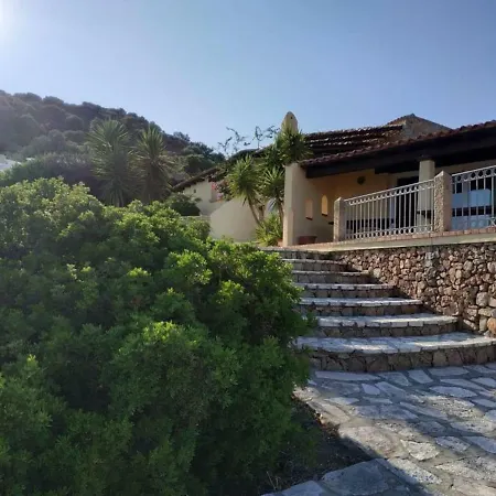 Tra E Porto Rotondo 빌라 *