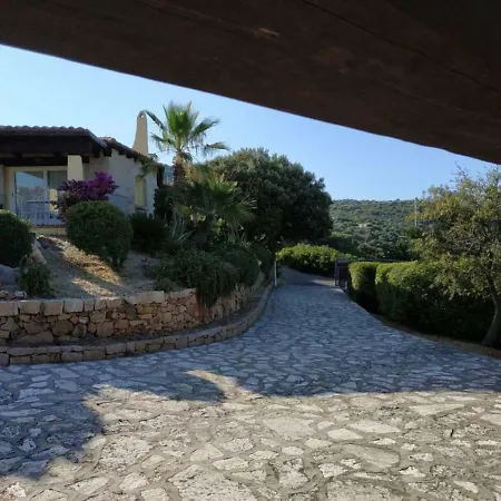 Tra E Porto Rotondo 빌라 올비아