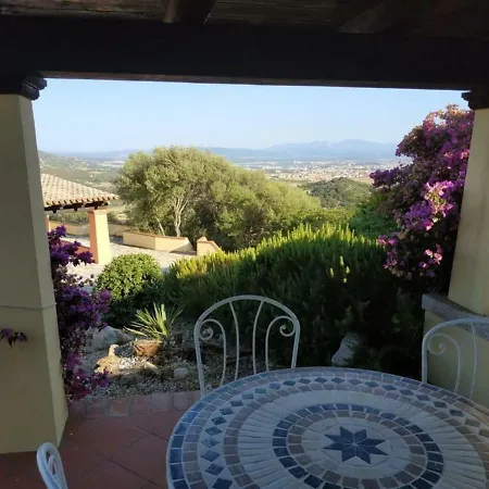 Tra E Porto Rotondo Villa